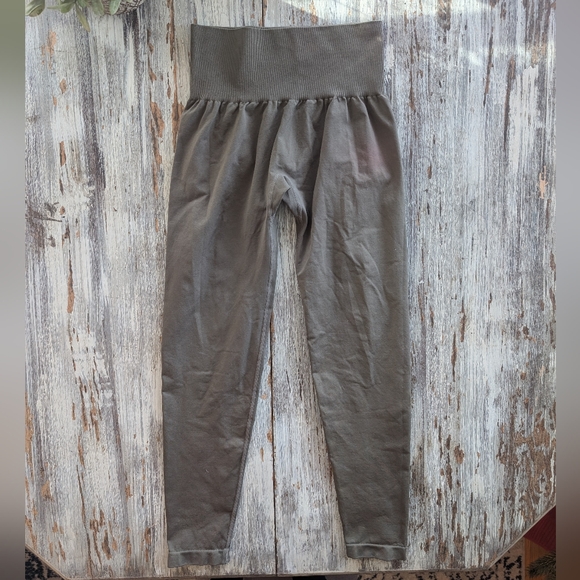 NVGTN Seamless Leggings Olive Green Women's Small - Picture 2 of 6